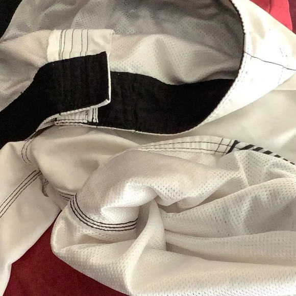 O’NEILL SURF 🏄‍♀️ SHORTS EUC M30 - Picture 5 of 5